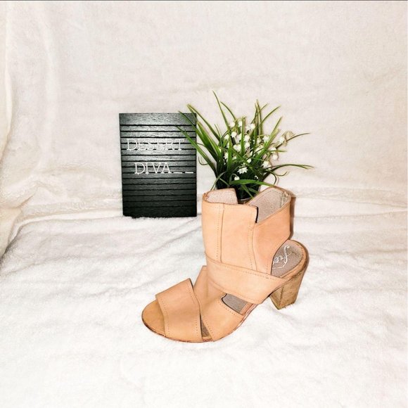 FREE PEOPLE EFFIE STACKED HEEL SHOES-37 TAN - Picture 8 of 8